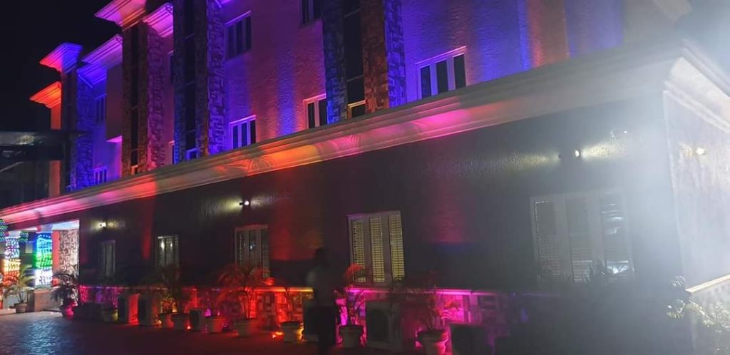Cirenes Hotel outside
